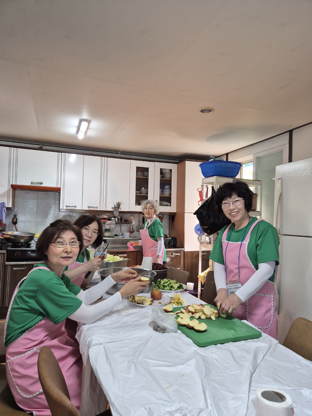 주방팀 섬김1.jpeg