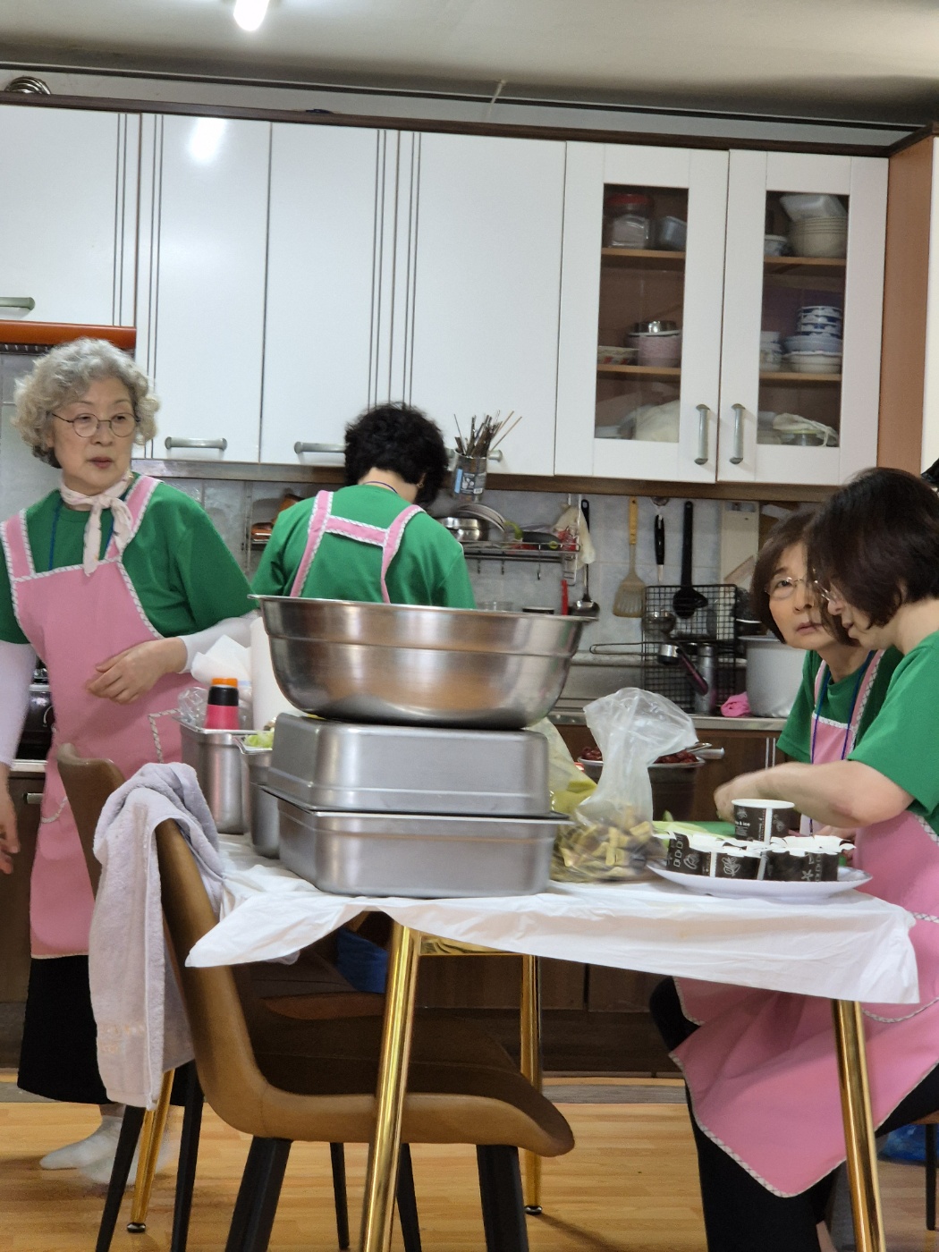 주방팀 섬김3.jpeg